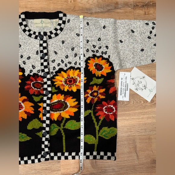 NEW Design Options by Philip and Jane Gordon Sunflower Field Cardigan Size M - Picture 9 of 11
